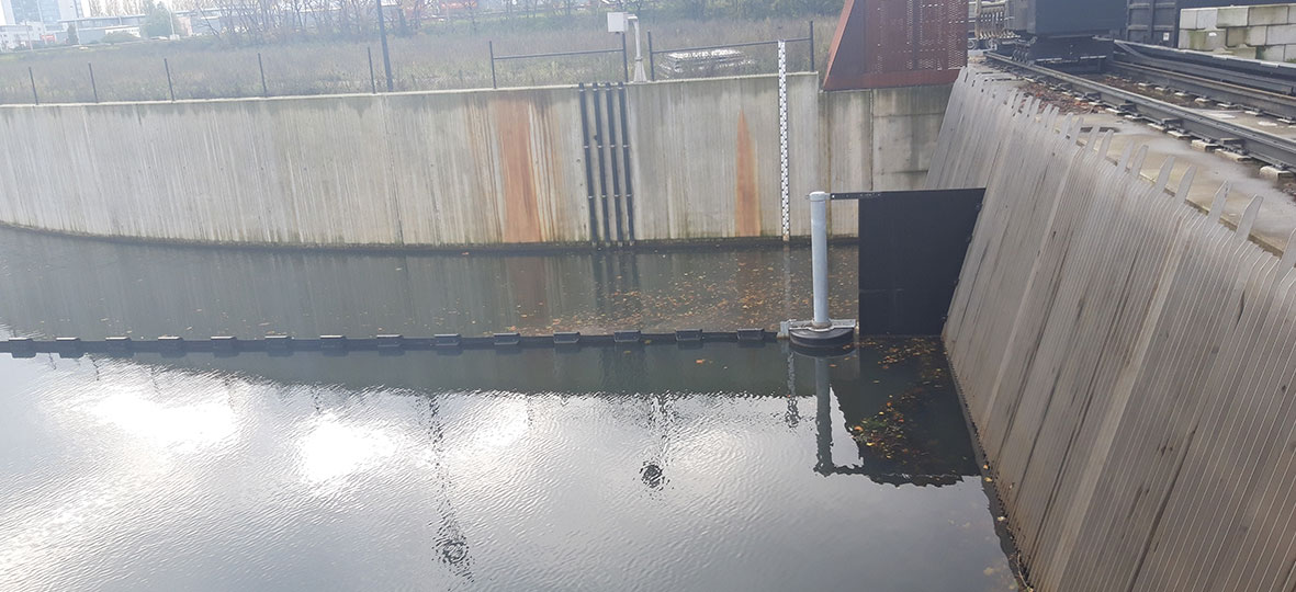 Drijfvuilbarrière